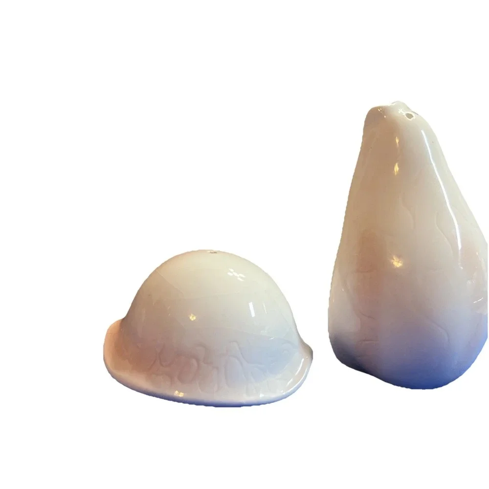 Sea Shell Salt and Pepper Shakers White /Pink Glossy 3.5